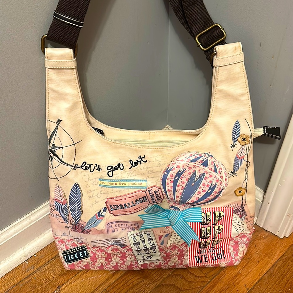 Vendula Messenger Bag